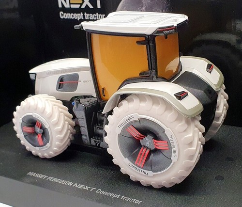 Universal Hobbies 1/32 Scale UH6279 - Massey Ferguson NEXT Concept Tractor - Picture 2 of 5