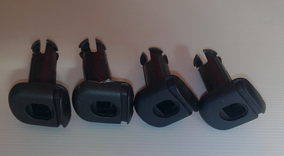 4 guides Clips Tube fixation fourreaux appuie-tête renault twingo 2 arriere - Photo 1/1