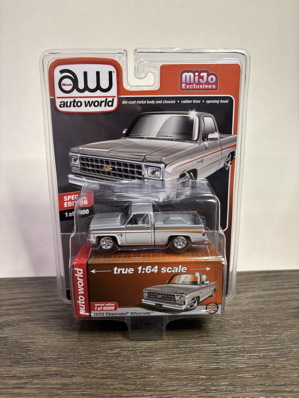 Auto World MiJo Exclusives 1980 Chevy Silverado Silver 1:64