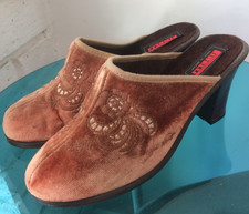 VINTAGE 70S 80S PIRELLI VELOUR HEELED MULE SLIPPERS SIZE 5