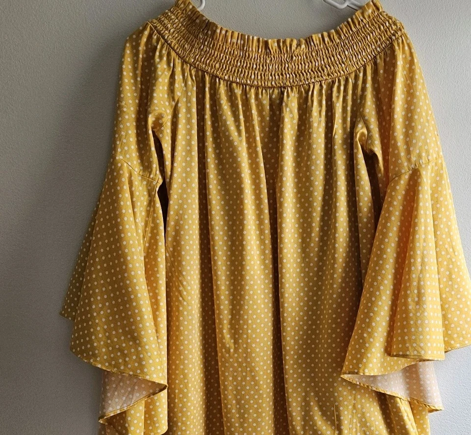 Vestido Vaina NEW YORK & COMPANY Amarillo y Blanco Lunares Talla Grande Acampanado Foto 2 de 4