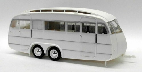 Caravane en bos et pette voture en bos made n France. Le melleur