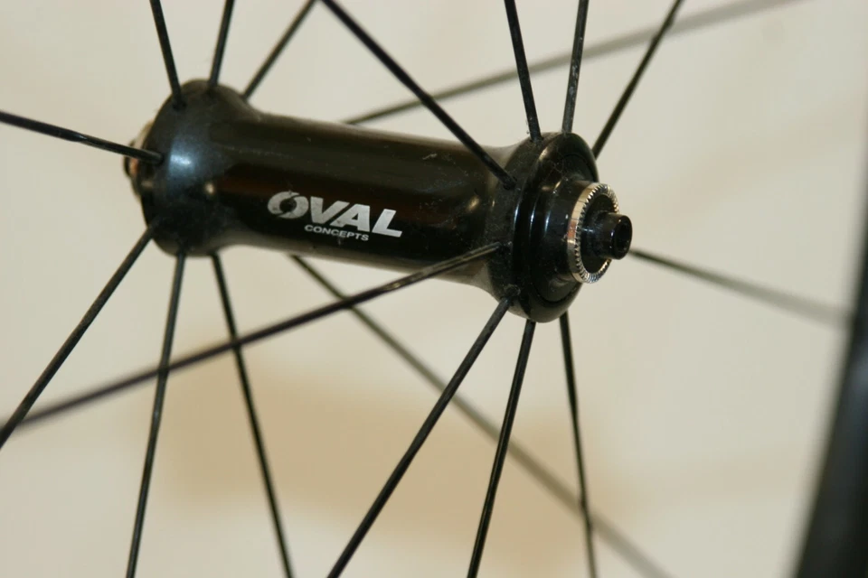 Oval Concepts 527 700c Front Wheel Rim Brake 100 x 10mm QR 18h blk/wht F22 - Image 3 of 3