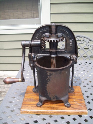 Primitive Enterprise Hand Crank Sausage/Lard/ Fruit Press ~ Nice Antique Piece ! - Picture 5 of 10