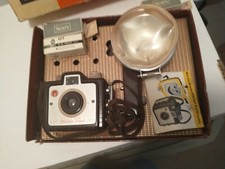 Vintage Brownie Camera Holiday Flash Outfit Complete W-Box-Flash-2 Rolls Film