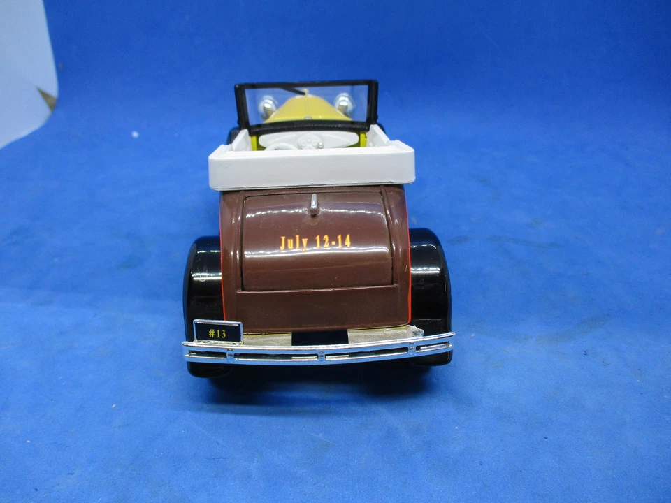 福特模型压铸汽车 Iola 2002 银行带钥匙稀有自由经典 — 第 3/4 张图片