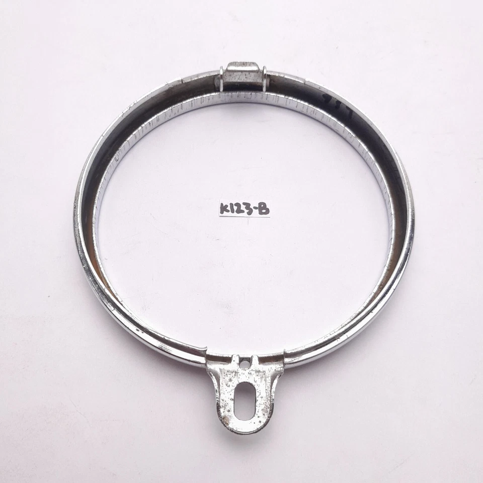 LUZ DE CABEZA DE LLANTA HONDA C100 CA100 C102 CA102 C105T C110 C115 CZ100 NOS  Foto 2 de 4