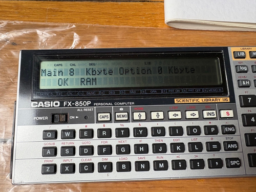 Vintage Casio FX 850P - BASIC pocket ( FX-880P ) very good condition with manual - Photo 2/9