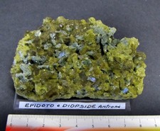 Minerali  Cristalli di EPIDOTO e DIOPSIDE,  Valle Antrona  VCO , Piemonte