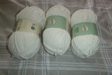 300g aldi so crafty ivory baby yarn