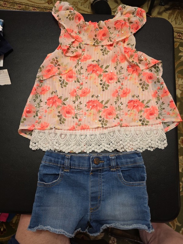 Girls Sz 5 Beautiful Ruffled Tank And Denim Shorts
