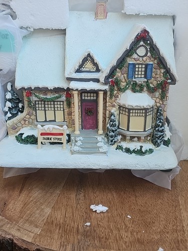 BRADFOR EXCHANGE Christmas Hawthorne FABRIC STORE of the Memories Village - Picture 5 of 21