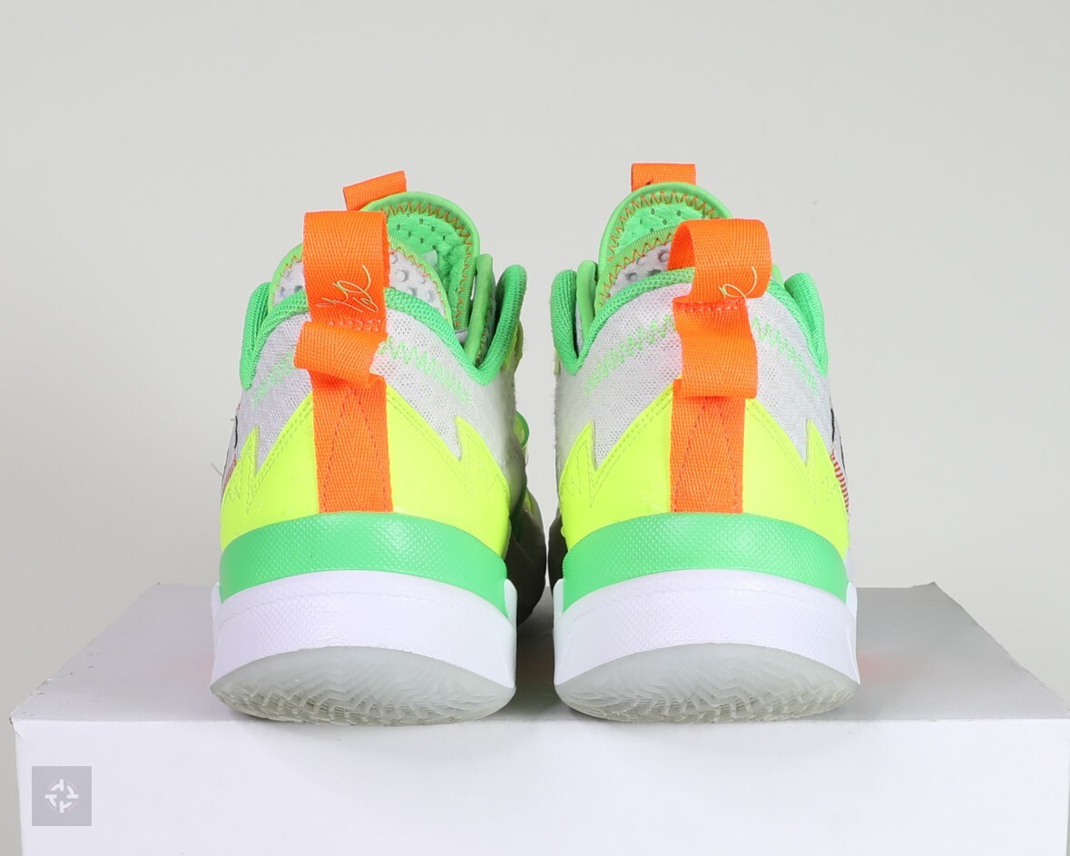 Size 9 - Jordan 