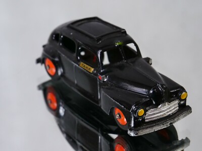 Taxi jaune américain Ford Fordor Sedan (New York, 1947 au 1/43