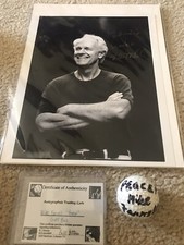 MIKE FARRELL SIGNED AUTOGRAPHED GOLF BALL + 8x10 “PEACE” Inscription COA
