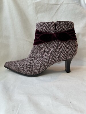 Predictions Womens Burgundy/white Tweed /velvet Ankle  Boot Sz 8 Pre-owned