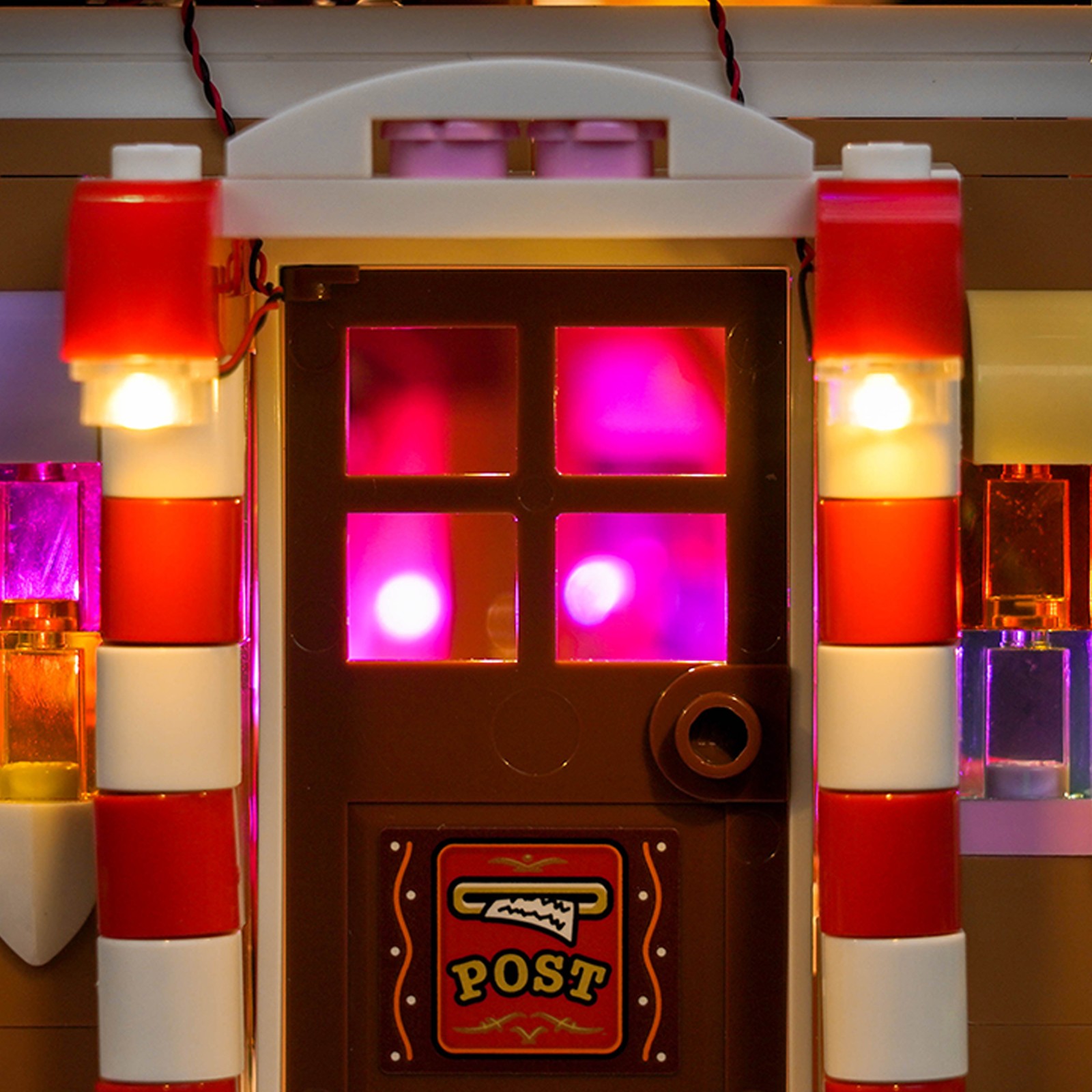 BrickBling Set di Luci LED per LEGO Casa Festiva di Pan di Zenzero 40809 (Standard) foto 5