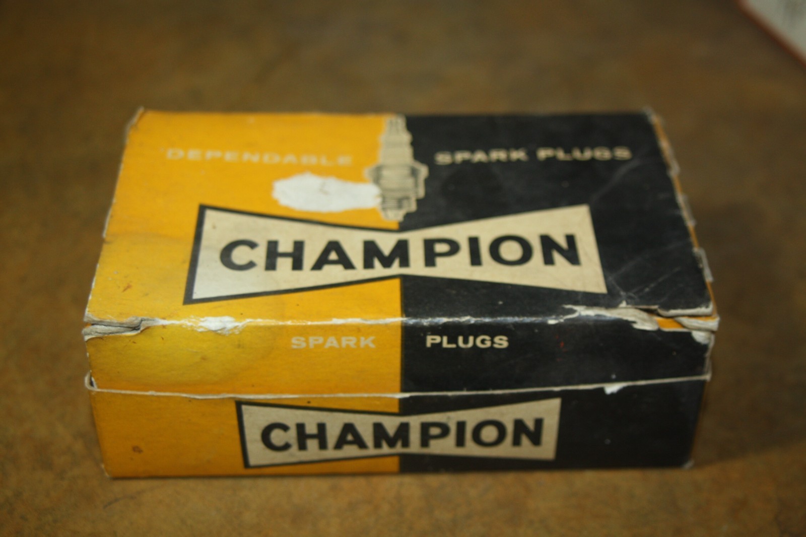 NOS Box of 10 Champion RN-12Y Spark Plugs in Original Box