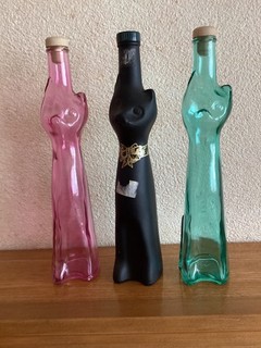 3leere Flaschen Katzenmotiev