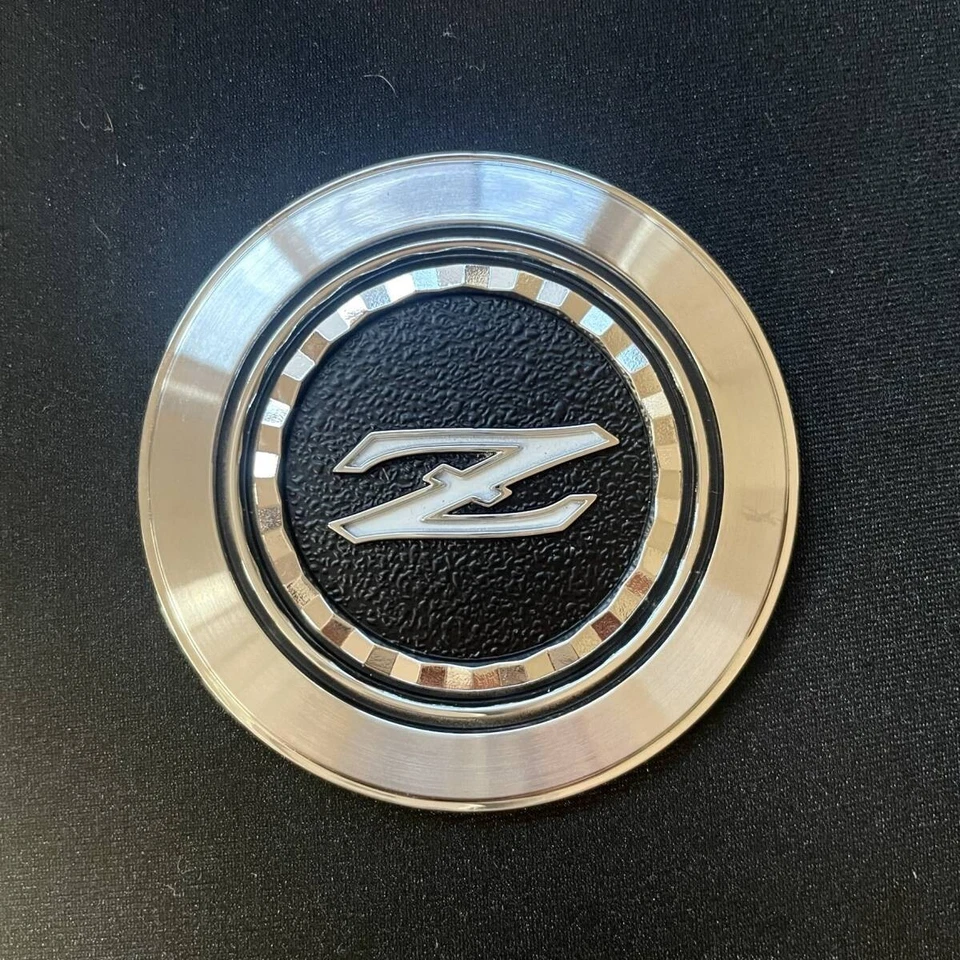 Nissan 1979-1983 Hood Emblem Fairlady Z S130 Datsun 280ZX F5880-P7100 Foto 2 de 3