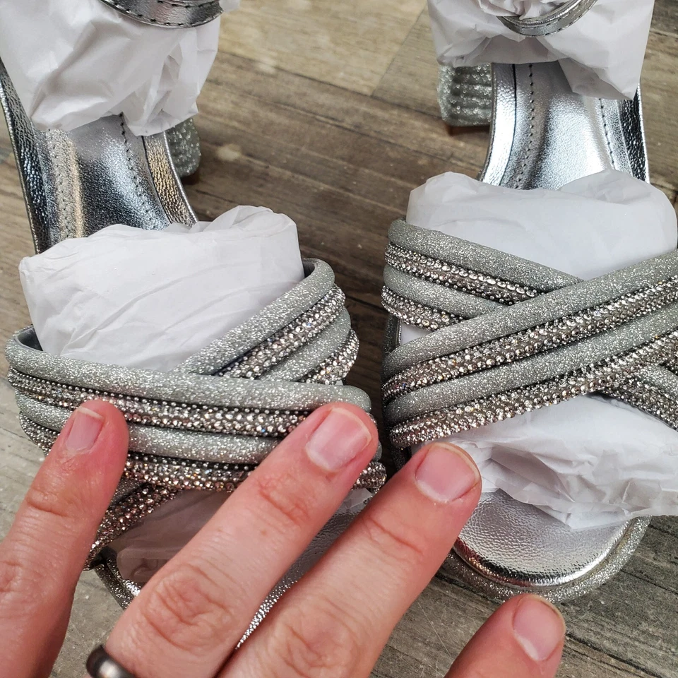 Sandalias Schutz Latifah Glam para mujer talla 7,5 B plateadas cristal brillo con correa trasera Foto 3 de 4