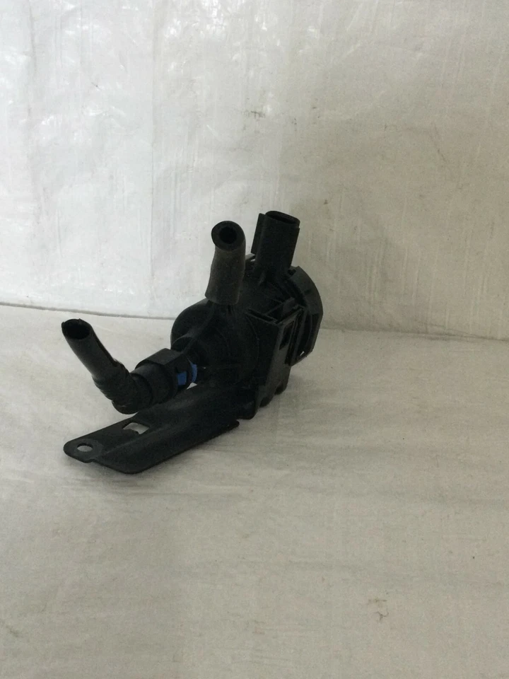 Dodge Grand Caravan 2012 válvula de purga de bote de vapor 4891741AA fabricante original  Foto 3 de 4