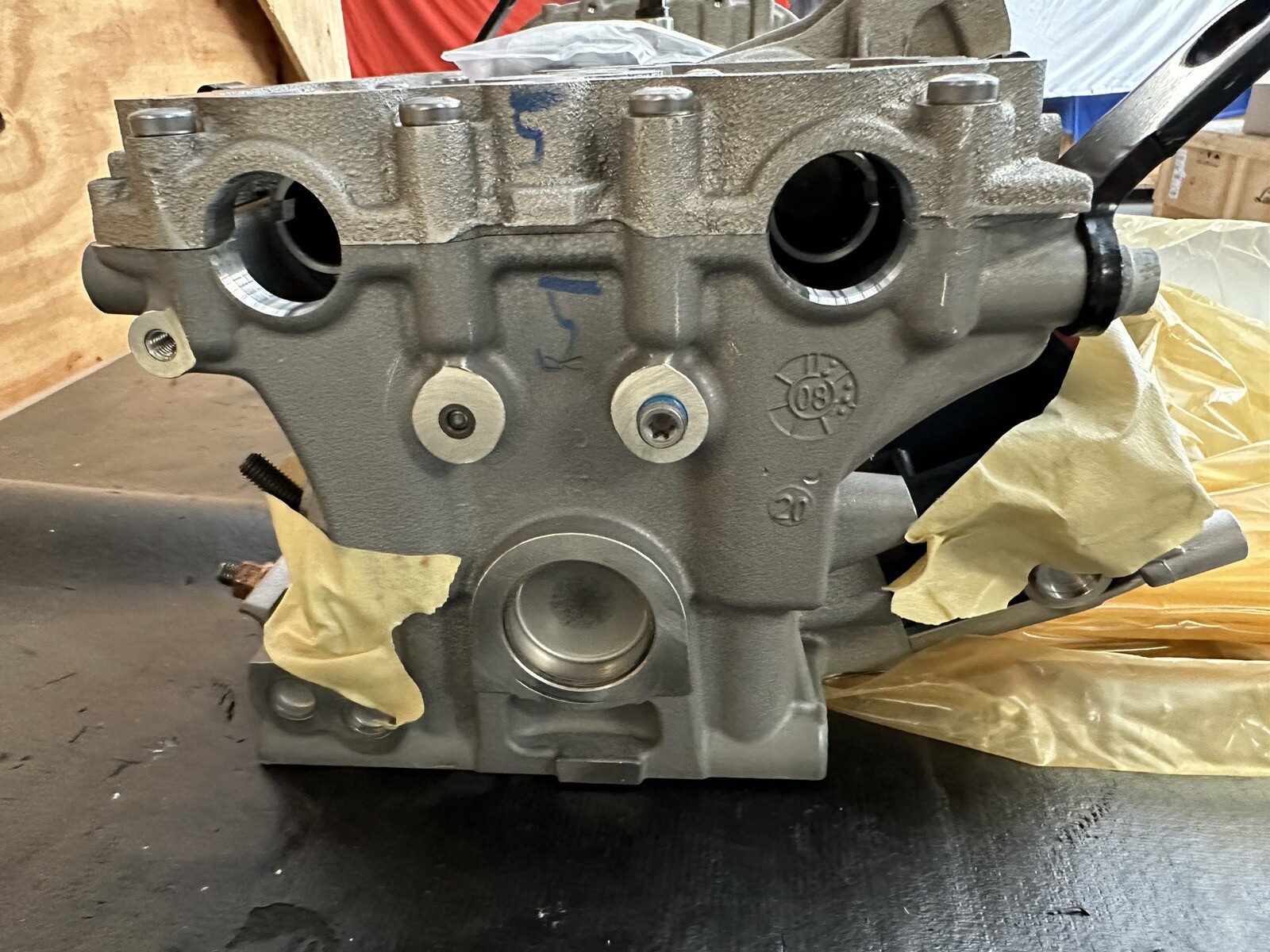 OEM - Brand new Audi R8 left Cylinder Head 07L103063 BK