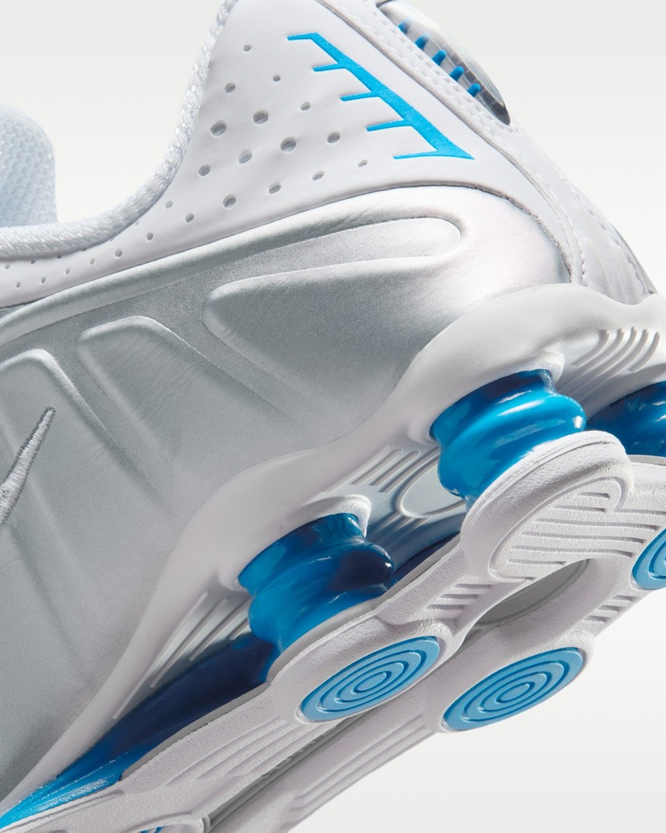 Women's Nike Shox R4 White Metallic Silver Photo Blue AR3565-105
