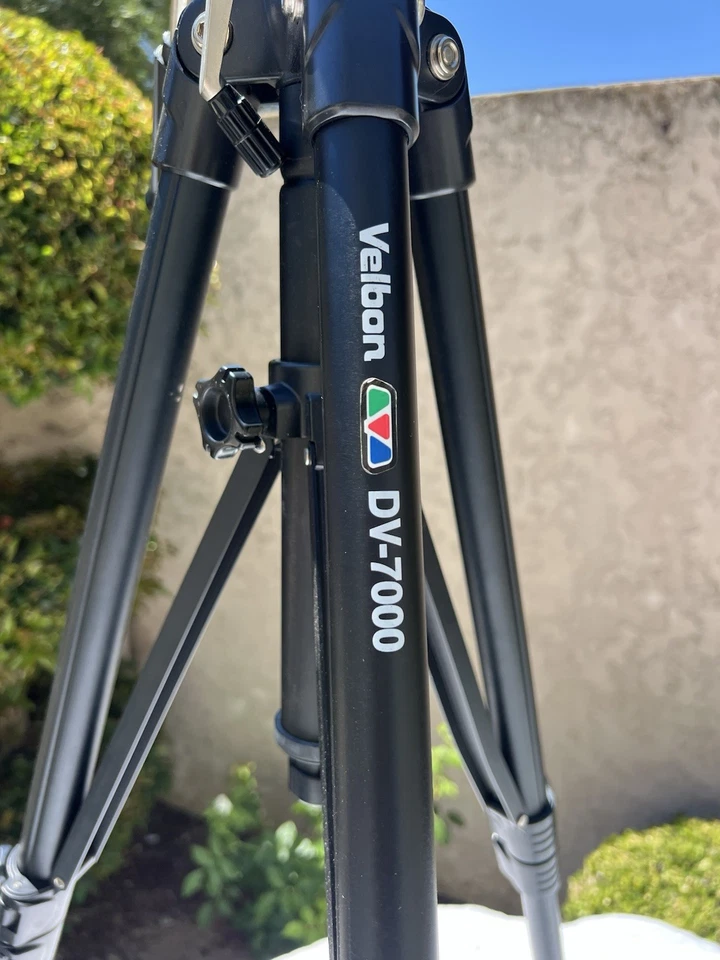 Trípode de aluminio negro de video Velbon DV-7000 con cabezal fluido Vel-Flo PH-368 ¡Bonito! Foto 2 de 4