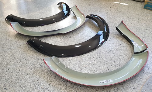Glossy Black G42 6" Fender Flares for Nissan Navara Ute 21-23 SL ST ST-X PRO-4X - Picture 6 of 8