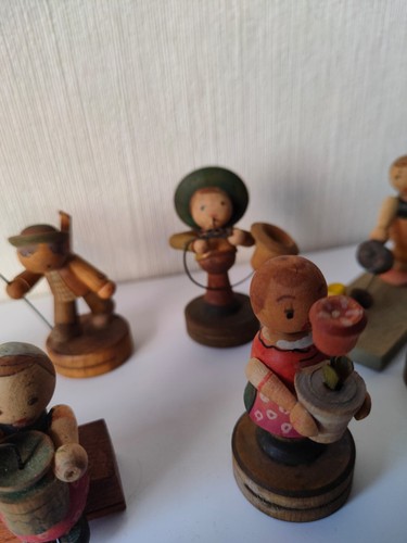 8 x alt Tischkartenhalter Holz Figur - Bild 3 von 11