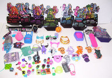 Monster High Accessories Lot of 76 Pets and ALot More SEE PHOTOS