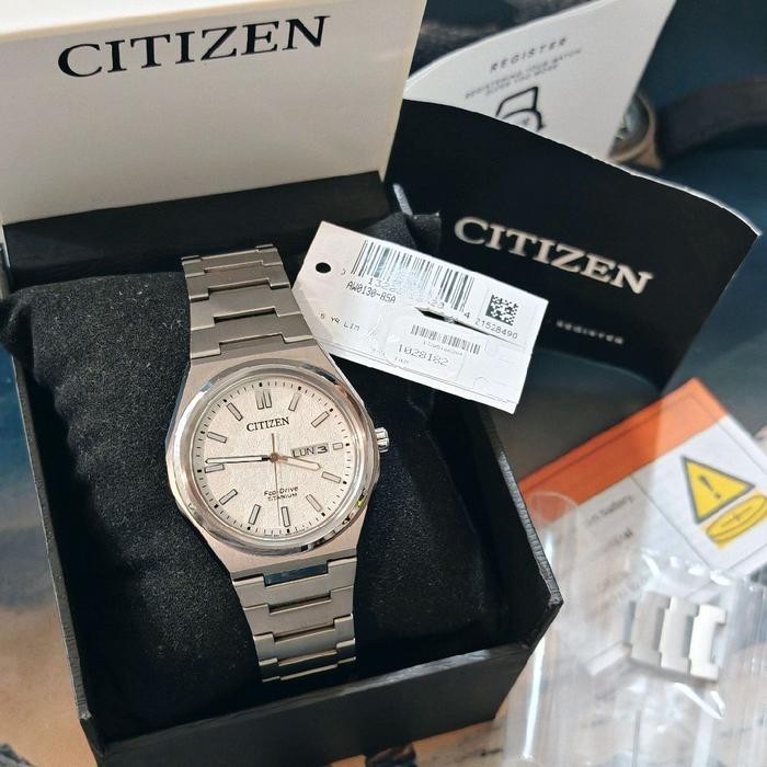 Rare Citizen Forza AW0130-85A Super Titanium White Textured Dial