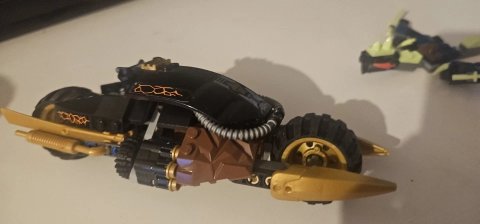 LEGO Ninjago 70733 Blaster Bike, photo 2 of 3