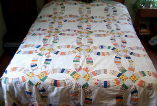VINTAGE 1930's FEEDSACK DOUBLE WEDDING RING HAND STITCHED QUILT TOP 92" x 76"