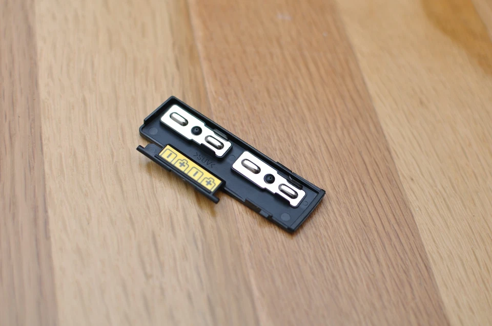 Conjunto de piezas de puerta de batería flash Pentax AF-540FGZ Foto 3 de 3