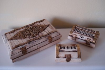 TRINKET JEWELLERY BOX VINTAGE~CAMEL BONE AND BRASS~HANDCRAFTED~RARE~SMALL SIZE