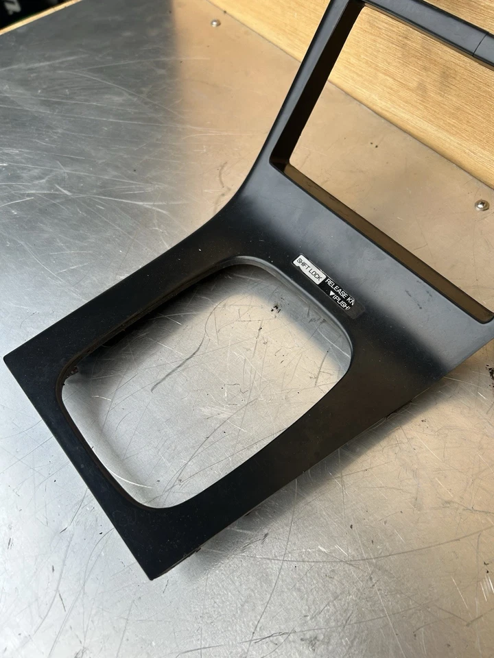 Moldura interna 89-94 Nissan 240sx câmbio rádio acabamento surround S13 - Imagem 4 de 4