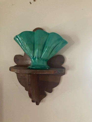 FENTON MONGOLIAN GREEN FAN VASE
