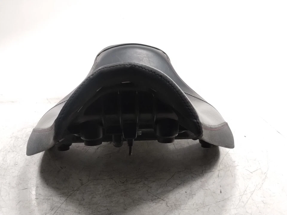 2013 Yamaha Stryker VStar 1300 XVS1300 Front Rear Full Seat Tears - Image 4 of 4