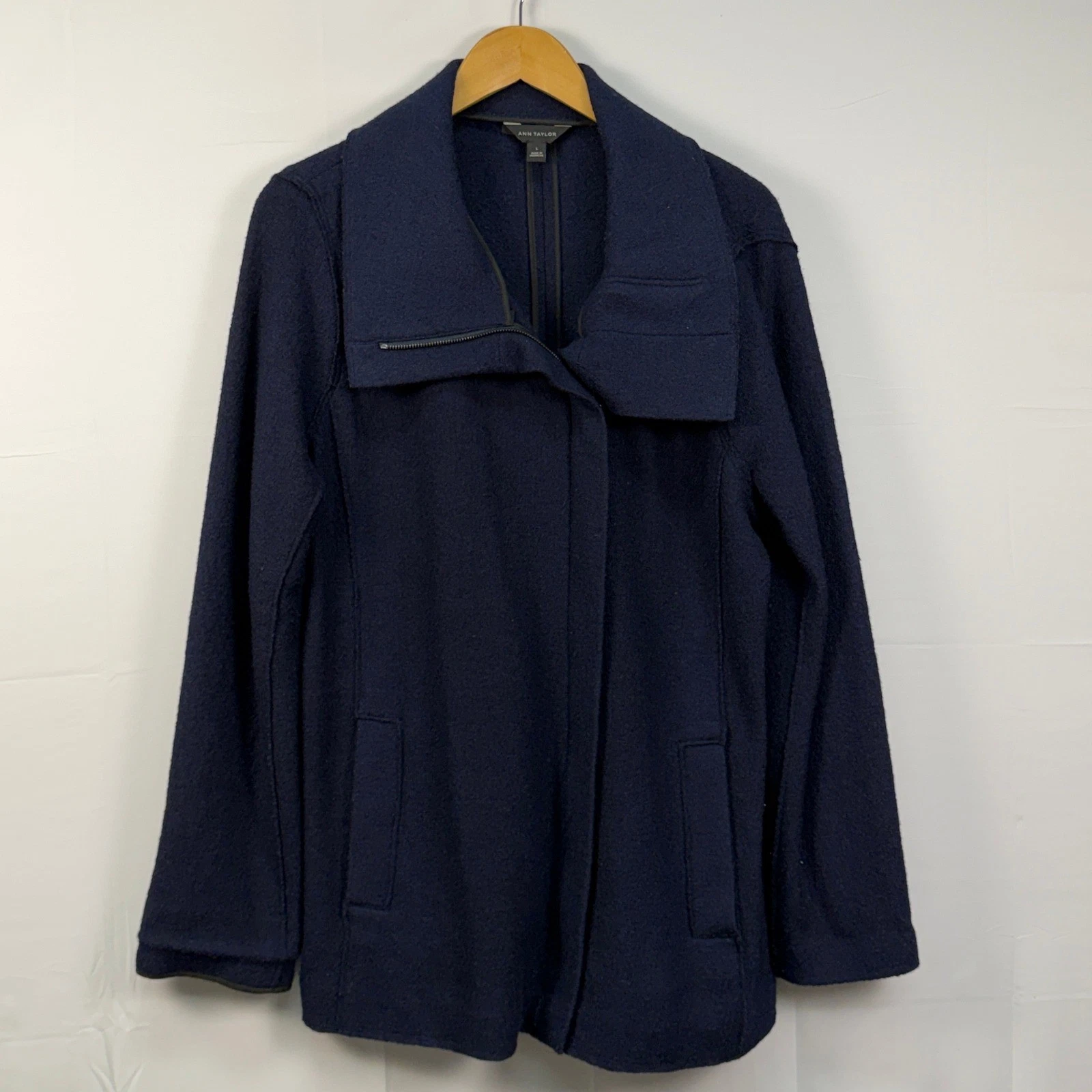 Ann Tailor Boiled Wool Zip Front Coat Navy Womens SIze Large Pockets