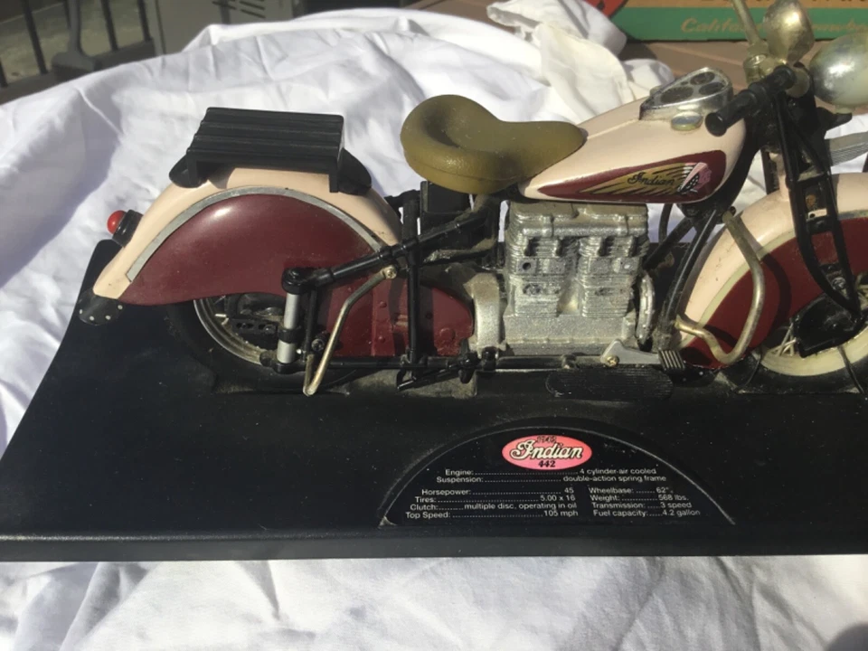1996 Tootsie Toy 1942 INDIAN Motorcycle 442 Die-Cast 1/:10 Scale Replica - Image 4 of 4