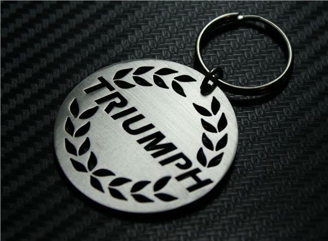 TRIUMPH CAR BADGE KEYRING TR4 STAG SPITFIRE SPRITE UK