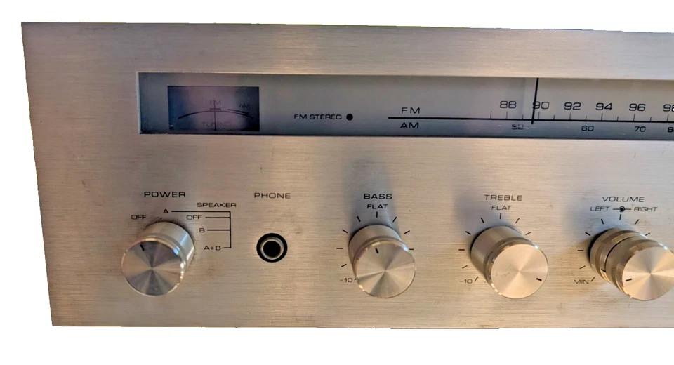 AKAI AA-1010 - SONIDO DE ALTA CALIDAD - Receptor amplificador doméstico vintage - FUNCIONA BIEN Foto 4 de 4