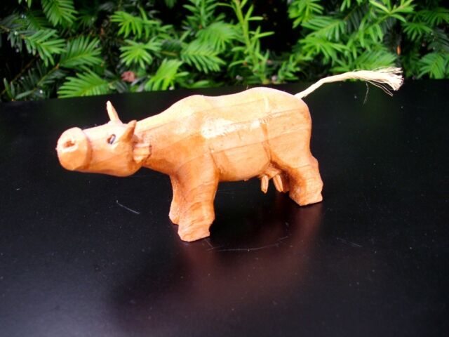 Miniatur Handgearbeitete Kuh Bulle aus Holz (7)