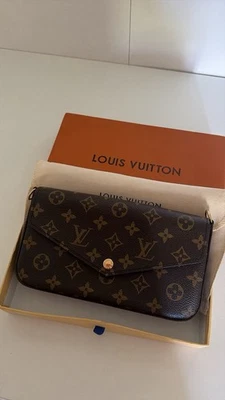 Pochette Ou Sac Louis Vuitton - Photo 1/4
