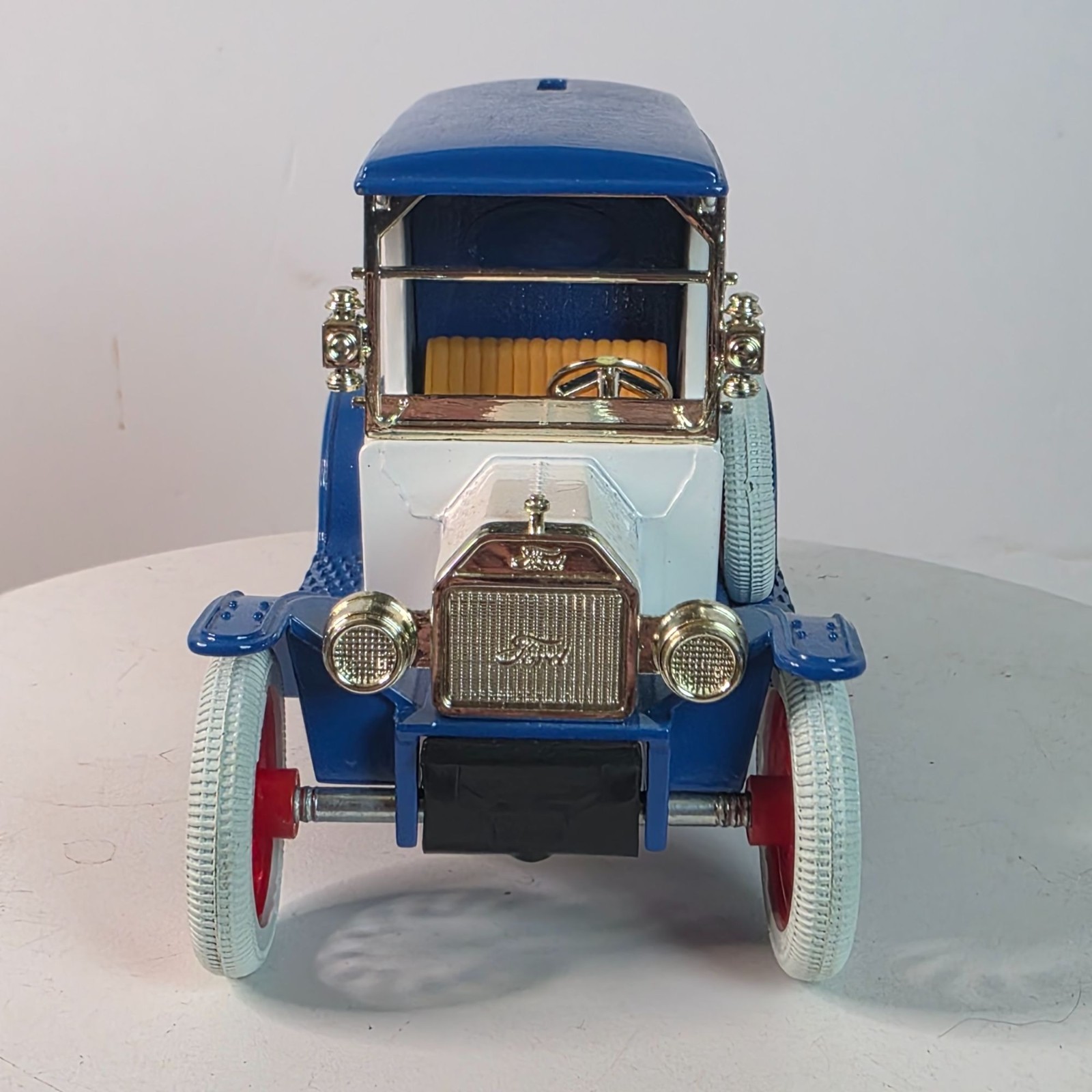 Vintage Ertl 1917 Ford Model T Amoco Delivery Van Bank Limited Edition USA    thumbnail 8