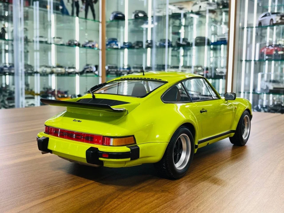 Minichamps Porsche 911 Turbo (1977) - Light Green [1/12 Diecast] - Image 4 of 4
