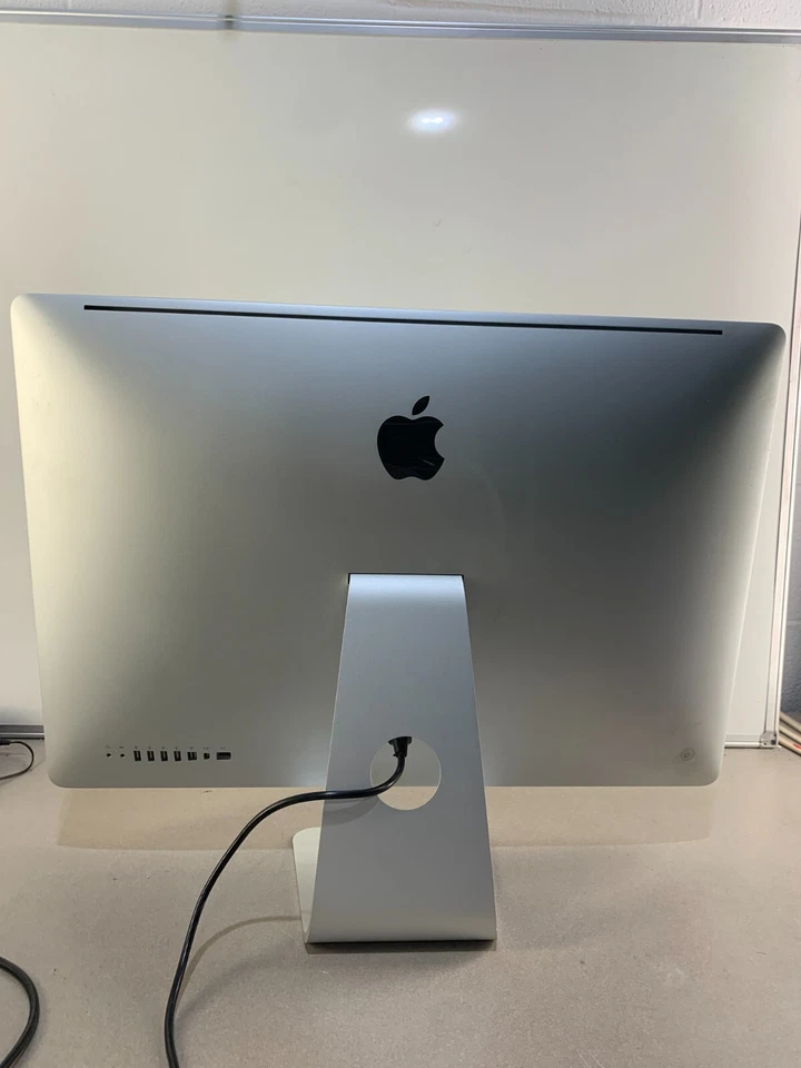 Excellent Condition Apple 27inch iMac Mid 2010 3.2GHz i3 4GB RAM HD 5670 1TB HDD - Image 2 of 4