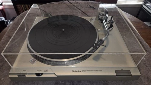 Technics Direct Drive SL-D2 Turntable, Serviced, Recapped, New Covers Available.